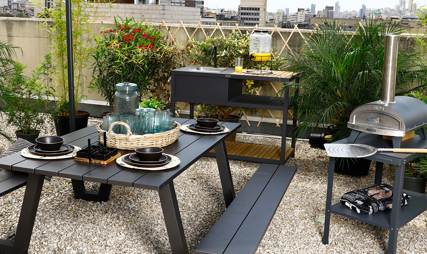 Create your perfect outdoor space with stylish furniture and d&eacute;cor designed for comfort and relaxation.